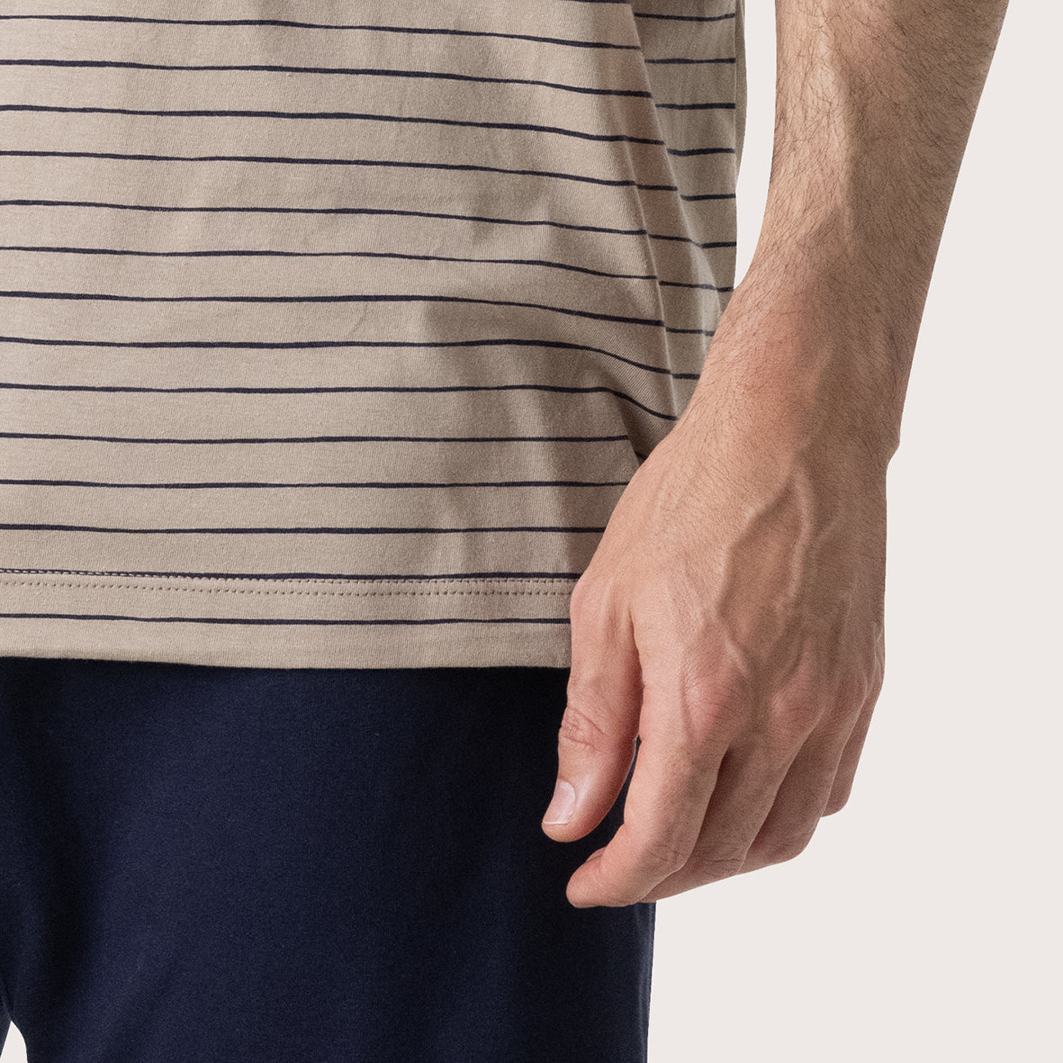 s/files/1/0779/5290/9647/files/0LU44_4947_S9.jpg?v=1766149452